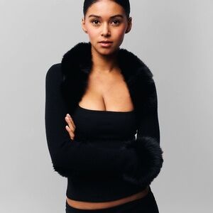 $306 Guizio Black Faux Fur Knit Bolero Shrug Size XS